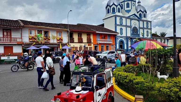 Café Pergamino - Parque del Cafe + Filandia Valle de Cocora – vista 2