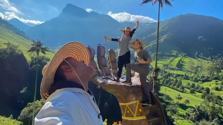 Café Pergamino - Parque del Cafe + Filandia Valle de Cocora